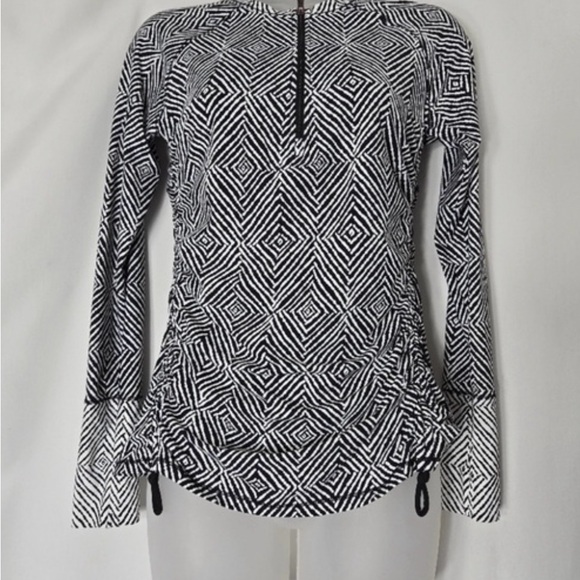 Calia Carrie Underwood Zip Rashguard Island Geo Black White Long Sleeve Size S - Picture 2 of 6